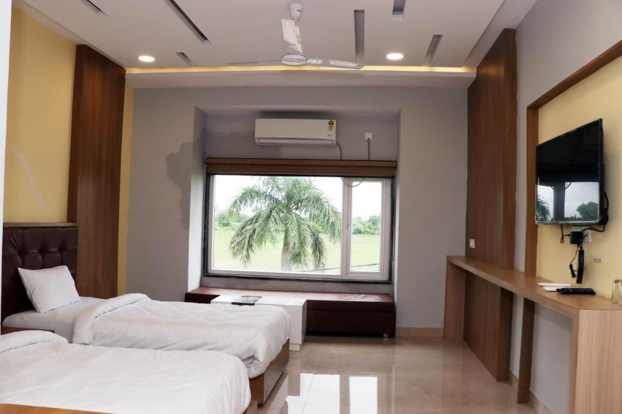 Hotel Savitri Signature Narsinghpur Екстериор снимка